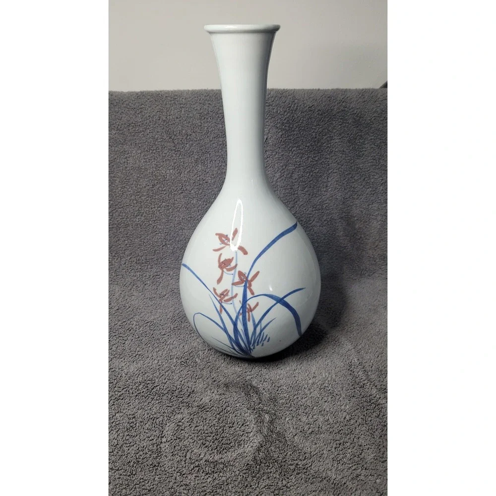 Korean White Porcelain Bud Vase Hand Painted Orchid Long Neck 15.5 Inch V8K-9L2